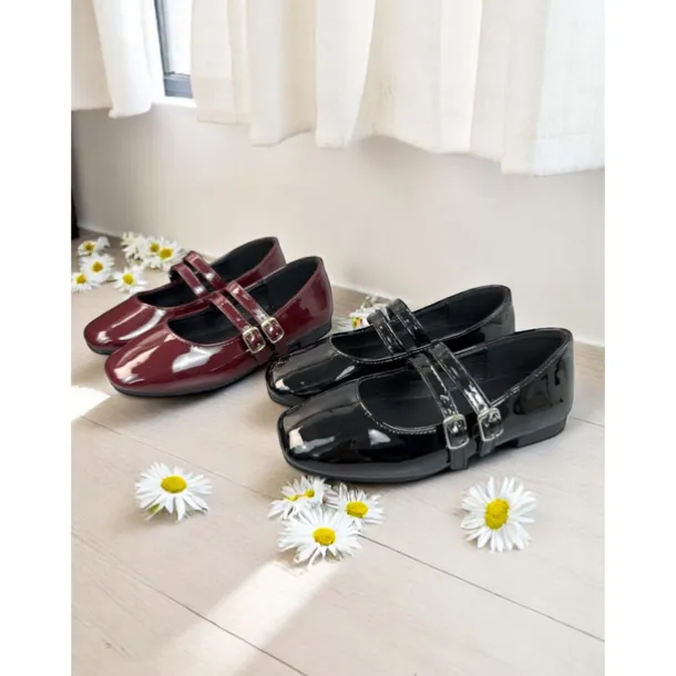 Little Girls' Double Strap Patent Mary Jane Flats – Classic Buckle School Shoes for Daily Wear and Uniform Use