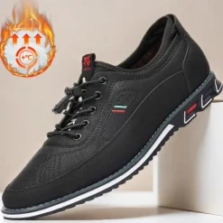 Men's Black Casual Sneakers with Textured Upper and Multi-Color Midsole – Stylish Everyday Lace-Up Shoes for Casual Wear