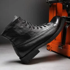 Men's Black Faux Leather Lace-Up Combat Boots with Brogue Detailing, Vintage Style Motorcycle Boots for Rugged Outdoor and Casual Wear