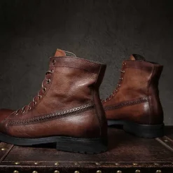 Men's Black Faux Leather Lace-Up Combat Boots with Brogue Detailing, Vintage Style Motorcycle Boots for Rugged Outdoor and Casual Wear