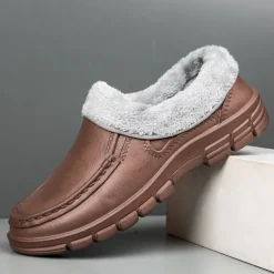 Men's Black Faux Leather Slip-on Shoes with Fur Lining - Warm and Comfortable for Winter