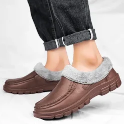 Men's Black Faux Leather Slip-on Shoes with Fur Lining - Warm and Comfortable for Winter