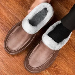 Men's Black Faux Leather Slip-on Shoes with Fur Lining - Warm and Comfortable for Winter