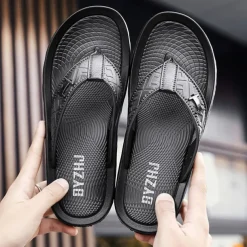 Men's Black Flip Flops with Comfortable Footbed, Casual Slip-On Design for Daily Wear and Relaxing