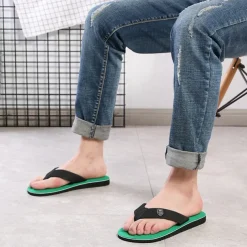 Men's Black Flip-Flop Sandals with Cushioned Sole - Comfortable Casual Beach and Summer Footwear