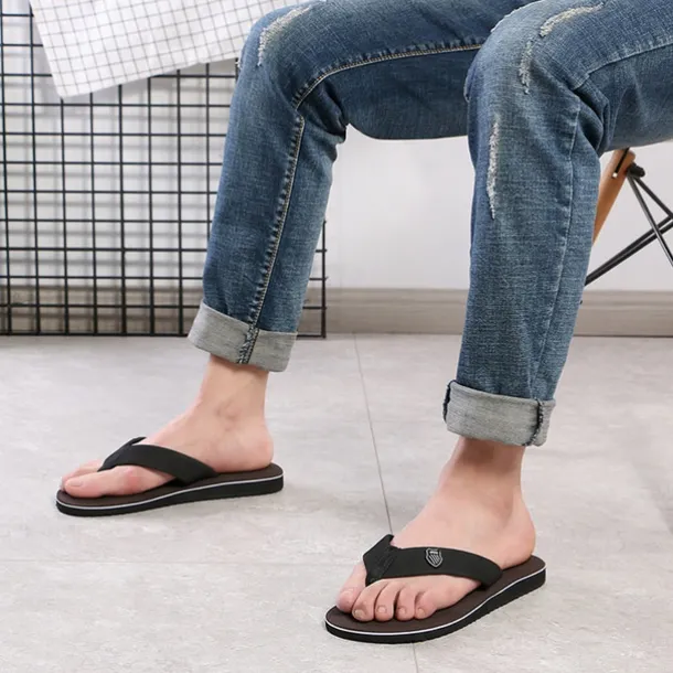 Men's Black Flip-Flop Sandals with Cushioned Sole - Comfortable Casual Beach and Summer Footwear