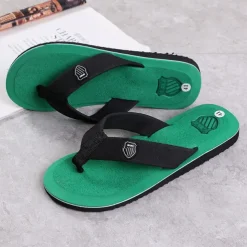 Men's Black Flip-Flop Sandals with Cushioned Sole - Comfortable Casual Beach and Summer Footwear