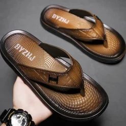 Men's Brown Casual Flip Flops with Textured Footbed and Adjustable Strap – Comfortable Outdoor Sandals for Summer and Beach Wear