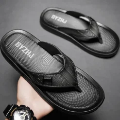 Men's Brown Casual Flip Flops with Textured Footbed and Adjustable Strap – Comfortable Outdoor Sandals for Summer and Beach Wear