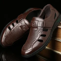 Men's Brown Faux Leather Breathable Closed-Toe Sandals – Casual Slip-On Cutout Design Shoes for Summer Walking, Daily Wear, and Outdoor Activities