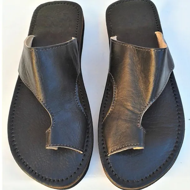 Men's Brown Faux Leather Toe Loop Sandals with Hand-Stitched Details - Vintage Style Slip-On Summer Footwear