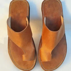 Men's Brown Faux Leather Toe Loop Sandals with Hand-Stitched Details - Vintage Style Slip-On Summer Footwear