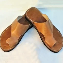 Men's Brown Faux Leather Toe Loop Sandals with Hand-Stitched Details - Vintage Style Slip-On Summer Footwear