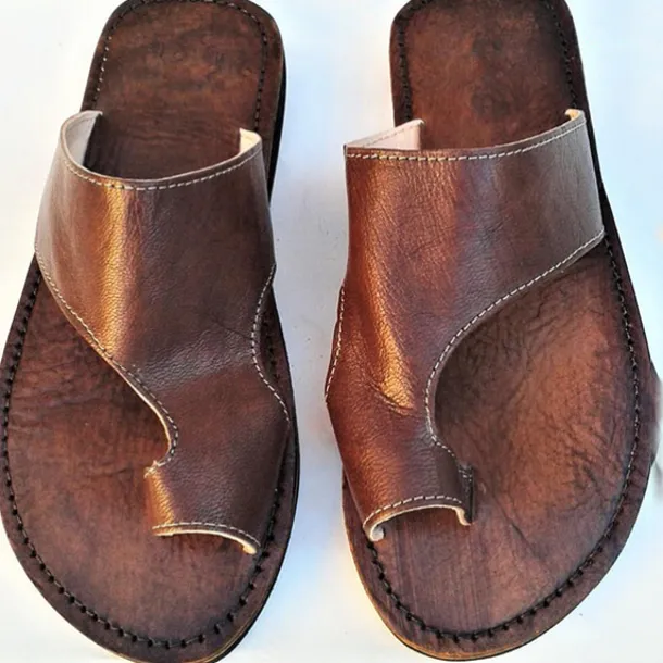 Men's Brown Faux Leather Toe Loop Sandals with Hand-Stitched Details - Vintage Style Slip-On Summer Footwear