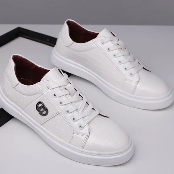 Men's Burgundy Crocodile Pattern Faux Leather Sneakers with Lace-Up Design – Stylish Casual Shoes for Everyday Wear