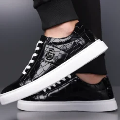 Men's Burgundy Crocodile Pattern Faux Leather Sneakers with Lace-Up Design – Stylish Casual Shoes for Everyday Wear