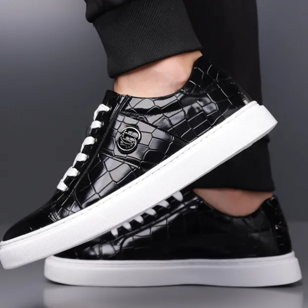 Men's Burgundy Crocodile Pattern Faux Leather Sneakers with Lace-Up Design – Stylish Casual Shoes for Everyday Wear