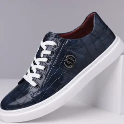 Men's Burgundy Crocodile Pattern Faux Leather Sneakers with Lace-Up Design – Stylish Casual Shoes for Everyday Wear