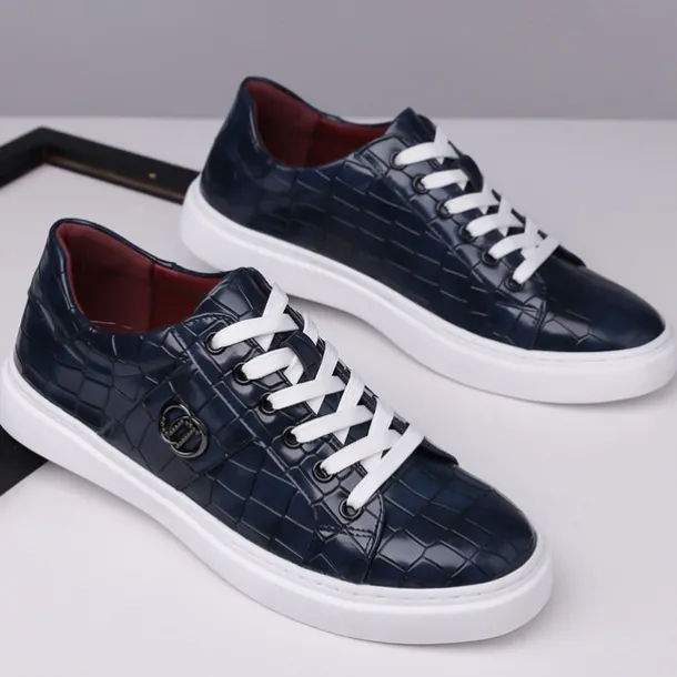 Men's Burgundy Crocodile Pattern Faux Leather Sneakers with Lace-Up Design – Stylish Casual Shoes for Everyday Wear