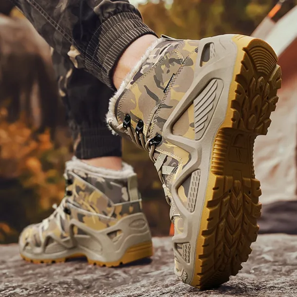Men's Camouflage Winter Hiking Boots with Fur Lining – Waterproof Insulated Outdoor Snow Boots