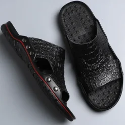 Men's Casual Brown Slide Sandals with Crocodile Pattern and Durable Rubber Sole – Comfortable Outdoor Footwear for Summer, Beach and Daily Wear