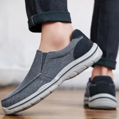 Men's Casual Slip-On Sneakers – Comfortable Canvas Shoes with Lightweight Sole for Outdoor Activities, Daily Wear & Vacation