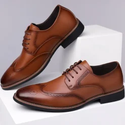 Men's Classic Brown Wingtip Oxford Shoes – Faux Leather Brogue Lace-Up Dress Shoes for Business and Formal Occasions