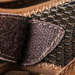 Men's Closed-Toe Leather Sandals with Hand-Stitched Details, Breathable Mesh Design – Ideal for Outdoor and Casual Wear