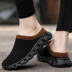 Men's Cozy Slip-On Winter Clogs with Plush Lining and Anti-Slip Sole - Comfortable Indoor and Outdoor Shoes for Cold Weather