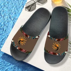 Men's Ethnic Print Non-Slip Pool Slides – Lightweight Summer Slippers with Tribal Kokopelli Design for Beach and Poolside