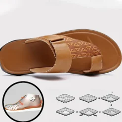 Men's Geometric Embossed Open-Toe Sandals – Adjustable Strap Design for Casual Beach and Summer Wear