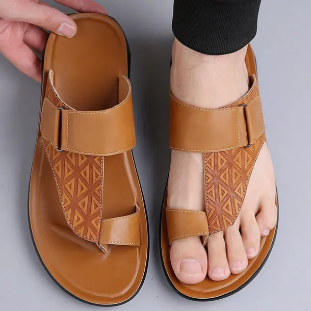 Men's Geometric Embossed Open-Toe Sandals – Adjustable Strap Design for Casual Beach and Summer Wear