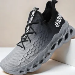 Men's Green Running Sneakers with Mesh Upper and Lightweight Design – Breathable, Comfortable Athletic Shoes for Sports, Workouts and Casual Wear