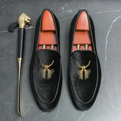 Men's Green Velvet Loafers with Gold Embroidery – Luxurious Slip-On Shoes for Formal Events and Weddings