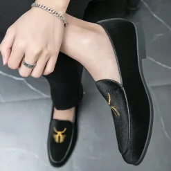 Men's Green Velvet Loafers with Gold Embroidery – Luxurious Slip-On Shoes for Formal Events and Weddings