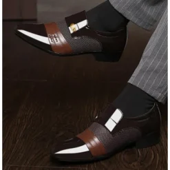 Men's Leather Dress Shoes with Embossed Crocodile Pattern and Black Accents for Formal and Business Wear