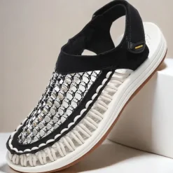 Men's Outdoor Sandals with Adjustable Strap, Breathable Mesh Design and Durable Sole for Hiking, Beach and Summer Activities