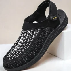 Men's Outdoor Sandals with Adjustable Strap, Breathable Mesh Design and Durable Sole for Hiking, Beach and Summer Activities