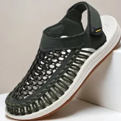 Men's Outdoor Sandals with Adjustable Strap, Breathable Mesh Design and Durable Sole for Hiking, Beach and Summer Activities