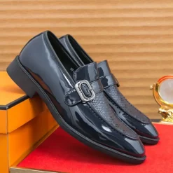 Men's Patent Leather Burgundy Loafers with Crocodile Texture and Buckle Detail – Elegant Slip-On Shoes for Formal Occasions and Business Wear