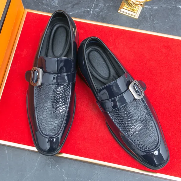 Men's Patent Leather Burgundy Loafers with Crocodile Texture and Buckle Detail – Elegant Slip-On Shoes for Formal Occasions and Business Wear