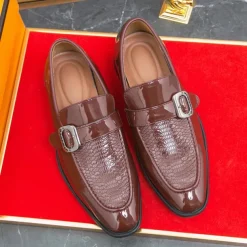 Men's Patent Leather Burgundy Loafers with Crocodile Texture and Buckle Detail – Elegant Slip-On Shoes for Formal Occasions and Business Wear