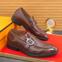 Men's Patent Leather Burgundy Loafers with Crocodile Texture and Buckle Detail – Elegant Slip-On Shoes for Formal Occasions and Business Wear