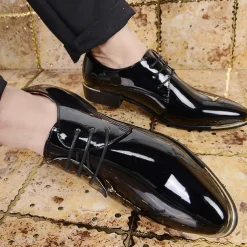 Men's Prom Shoes Vibrant Red Patent Leather Oxfords with Lace-Up Design for Stylish Formal Events