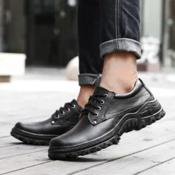 Men's Red-Brown Lace-Up Shoes with Cushioned Memory Foam Soles - Stylish and Supportive for Business Casual Outfits and Weekend Getaways