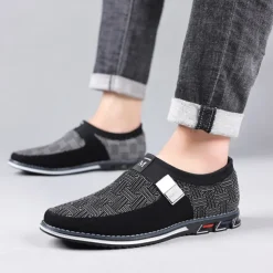 Men's Slip-On Casual Loafers – Black and Gray Patterned Breathable Shoes with Metal Buckle, Comfortable and Lightweight for Everyday Wear