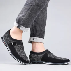Men's Slip-On Casual Loafers – Black and Gray Patterned Breathable Shoes with Metal Buckle, Comfortable and Lightweight for Everyday Wear