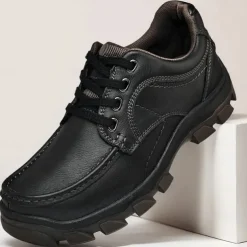 Men's Tan Lace-Up Sneakers with Traction Rubber Outsoles - Comfortable and Breathable for Outdoor Adventures and Casual Day Wear