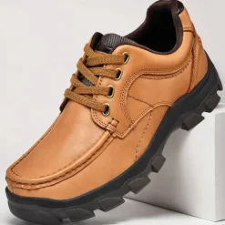 Men's Tan Lace-Up Sneakers with Traction Rubber Outsoles - Comfortable and Breathable for Outdoor Adventures and Casual Day Wear