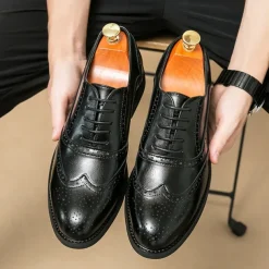 Men's Two-Tone Wingtip Oxford Brogue Shoes in Brown and White, Genuine Leather Gatsby-Inspired 1920s Vintage Dress Shoes for Wedding, Jazz Party, and Formal Events